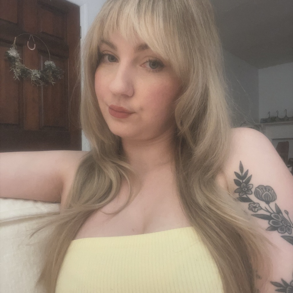 Meet your Posher, Caitlin